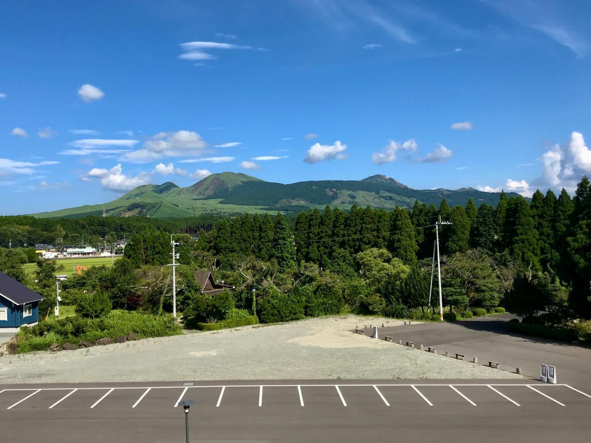 Отель Aso Hakuun Sanso Экстерьер фото